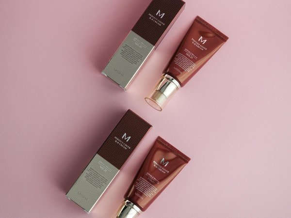 Les modèles élégants d'écharpes en soie pour femme à adopter