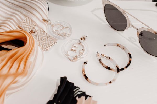 L'histoire des accessoires de mode: une rétrospective fascinante